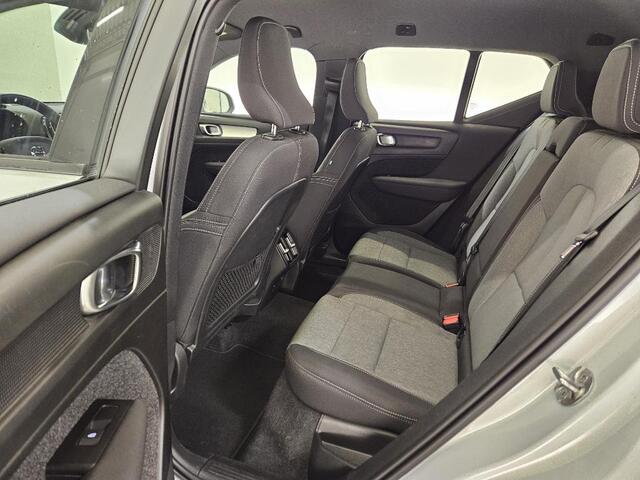 Volvo XC40 1.5 T2 Momentum Business LED | Keyless | achteruit rij camera | Parkeersensoren vóór achter | Adaptieve cruise control | AppleCarPlay |