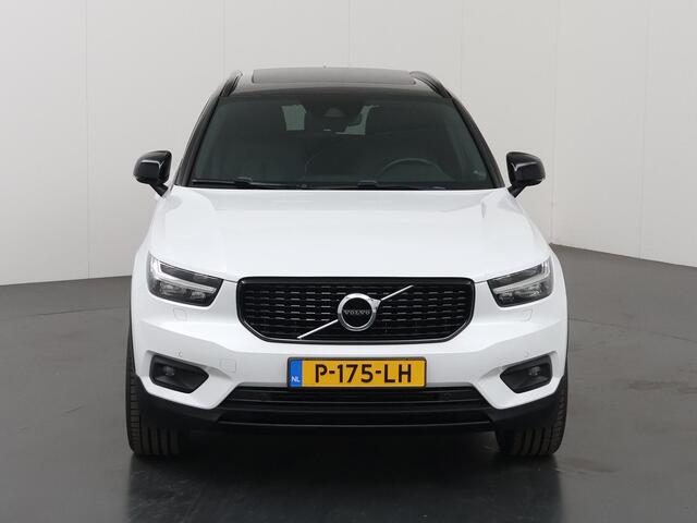 Volvo XC40 1.5 T3 R-Design | Panoramadak | Harman/Kardon | Camera | Comfortstoelen ele.verstelbaar + geheugen | Navigatie | Stoel/Stuurverwarming |