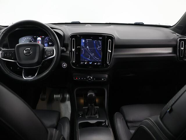Volvo XC40 1.5 T3 R-Design | Panoramadak | Harman/Kardon | Camera | Comfortstoelen ele.verstelbaar + geheugen | Navigatie | Stoel/Stuurverwarming |