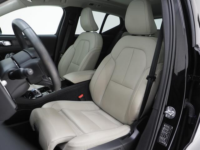Volvo XC40 1.5 T5 Plug-in hybrid Ultimate Dark | Panoramadak | Pilot Assist | Harman/Kardon | Leder | Keyless | 360 | BLIS | Carplay