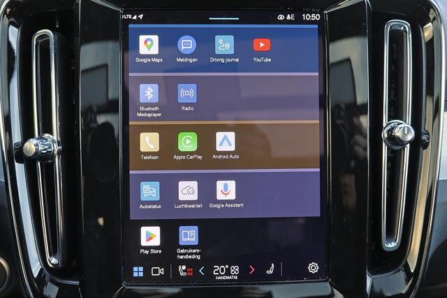 Volvo XC40 B3 Plus Black Edition - Panorama/schuifdak - IntelliSafe Assist & Surround - 360º Camera - Harman/Kardon audio - Verwarmde voorstoelen & stuur - Parkeersensoren voor & achter - Elektr. bedienb. voorstoelen met geheugen links - Draadloze tel. lader - Extra