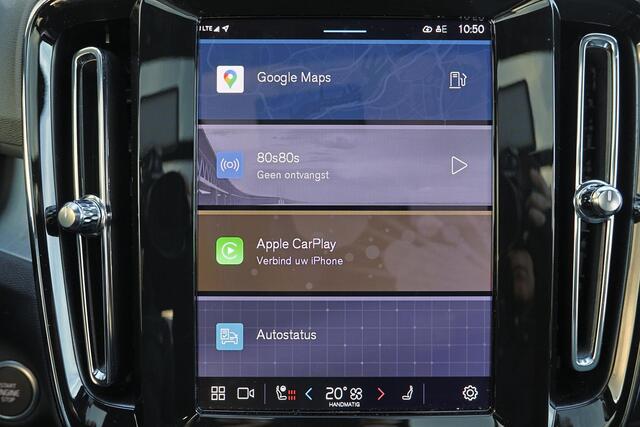 Volvo XC40 B3 Plus Black Edition - Panorama/schuifdak - IntelliSafe Assist & Surround - 360º Camera - Harman/Kardon audio - Verwarmde voorstoelen & stuur - Parkeersensoren voor & achter - Elektr. bedienb. voorstoelen met geheugen links - Draadloze tel. lader - Extra