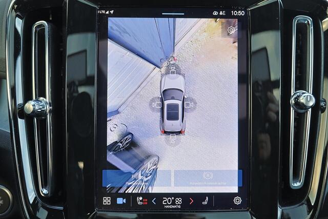 Volvo XC40 B3 Plus Black Edition - Panorama/schuifdak - IntelliSafe Assist & Surround - 360º Camera - Harman/Kardon audio - Verwarmde voorstoelen & stuur - Parkeersensoren voor & achter - Elektr. bedienb. voorstoelen met geheugen links - Draadloze tel. lader - Extra