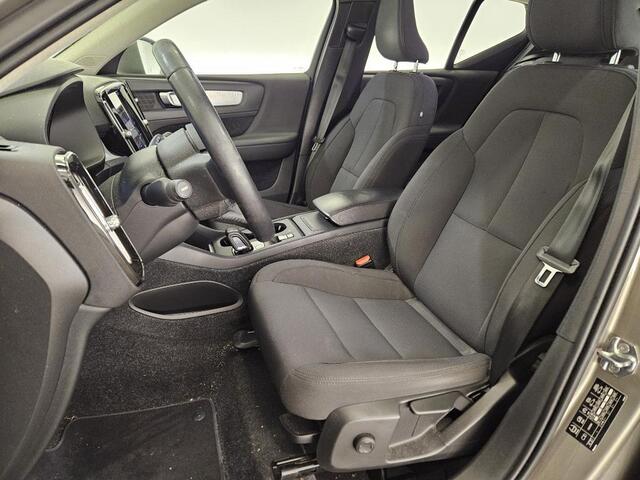 Volvo XC40 1.5 T2 Business Pro | Adaptieve Cruise Contrl | Dode Hoek Detectie | Parkeer Camera | Navigatie | Parkeersensoren |