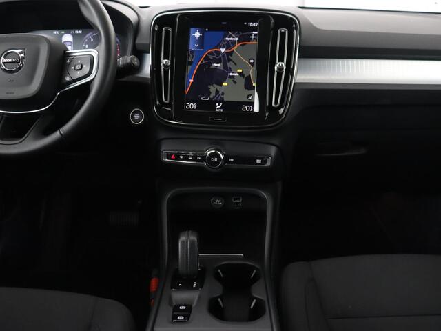 Volvo XC40 1.5 T2 Business Pro | Trekhaak | Camera | Carplay | Adaptive cruise | Keyless | Full LED | Navigatie | Parkeerhulp | Digital Cockpit | Climate control | Bluetooth