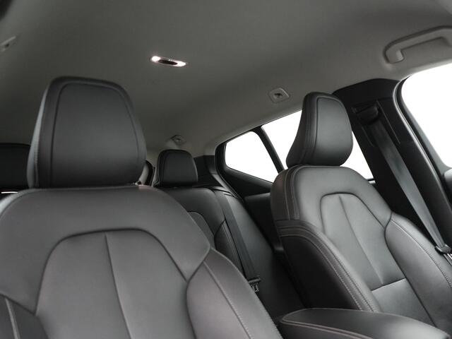 Volvo XC40 T5 Recharge R-Design Plug In Hybrid 263pk Dealer O.H. PHEV | Adaptive Cruise | Camera | Lederen Sportstoelen Memory & Verwarmd | Apple Carplay | Stuur Verwarmd | 19"L.M | Virtual | Blis | Navigatie | DAB |