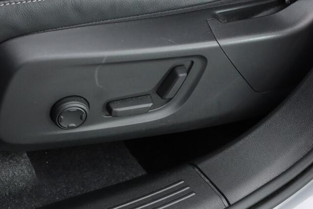 Volvo XC40 1.5 T4 Plug-in hybrid Ultimate Dark | Vapour Grey | Pano | Dig. Cockpit | Nav+CarPlay | Stuur+Stoelverw. | Harman/Kardon | Leder | Bliss | 360*+PDC | Led | 20'' V