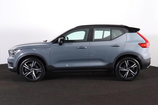 Volvo XC40 T5 Recharge Inscription - Panorama/schuifdak - IntelliSafe Assist & Surround - Harman/Kardon audio - Parkeercamera achter - Parkeersensoren voor & achter - Draadloze tel. lader - 19' LMV