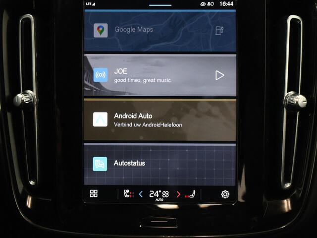 Volvo XC40 Recharge Core | Apple Carplay & AndroidAUTO | Dwarsstangen | Elektrische kofferklep | Camera |