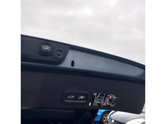 Volvo XC40 2.0 B4 AWD Inscription | Panoramadak | Harman Kardon Audio | 360 Graden Camera | Elektrisch Verstelbare Voorstoelen | Lederen Bekleding | Stoelverwarming | Navigatie | Apple Carplay | Android Auto