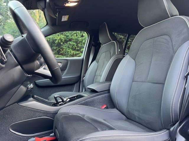 Volvo XC40 RECHARGE CORE R-DESIGN/ACARPLAY/CAMERA/FABRIEKSGARANTIE