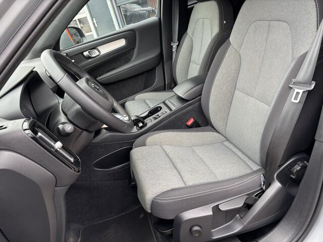 Volvo XC40 2.0 B3 Core / Stoel & Stuurverwarming / Trekhaak Elektrisch Wegklapbaar / Google Maps Navi /