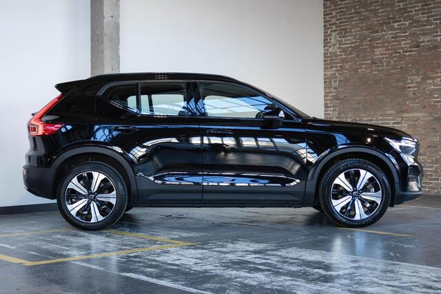 Volvo XC40 Recharge Core 70 kWh | Stoelverwarming | Stuurwielverwarming | 4-seizoenen banden | Warmtepomp | 1ste Eigenaar | Google Infotainment | Parkeercamera | Parkeersensoren voor + achter | draadloze telefoonlader