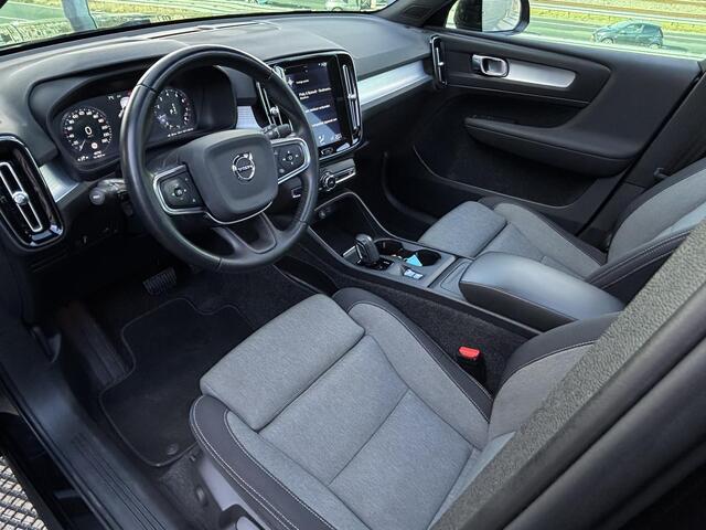 Volvo XC40 1.5 T2 Business Pro / Trekhaak / Pano. dak / ACC / Keyless / Carplay / Android Auto / Stoel+stuur verwarming / Camera achter /