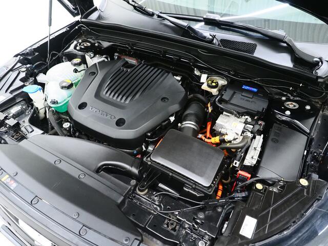 Volvo XC40 1.5 T5 Plug-in hybrid Ultimate Dark | Panoramadak | Pilot Assist | Harman/Kardon | Leder | Keyless | 360 | BLIS | Carplay