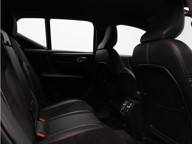 Volvo XC40 Recharge P8 AWD R-Design / Trekhaak / 360 camera / Stoel+stuur+vorruitverwarming