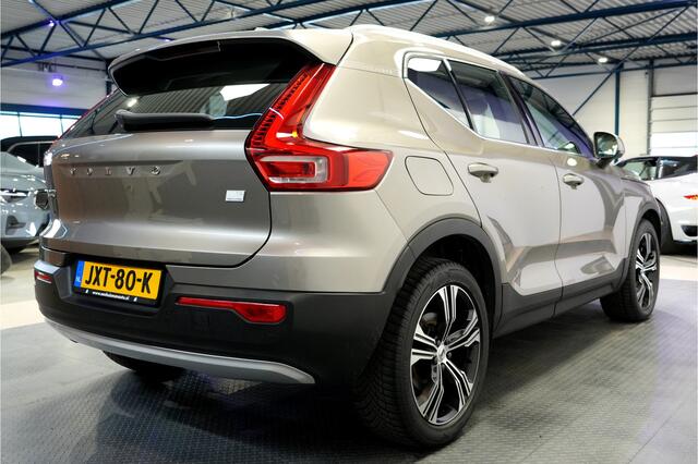 Volvo XC40 1.5 T5 Recharge 193kW/262pk DCT7 Inscription EL.TREKHAAK + BLIS + CAMERA + LEER + NAVI SENSUS + SPORTSTOELEN + CRUISE CONTROL + LANE ASSIST + LENDESTEUN + DAB AUDIO + KEYLESS ENTRY&GO + LED KOPLAMPEN + MISTLAMPEN + PARKSENSOREN + 19" LM-VELGEN!!
