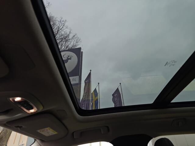 Volvo XC40 T5 Twin Engine Momentum Pro | Rijklaarprijs | Pano dak | Leer |