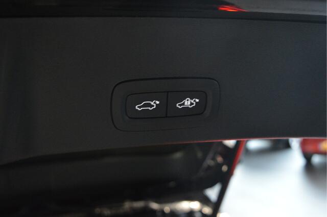 Volvo XC40 1.5 T5 Recharge Inscription leer keyless camera 263 pk !!