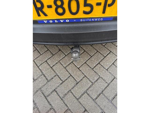 Volvo XC40 Recharge Twin Ultimate 78 kWh | Warmtepomp | Panoramadak | Lichtmetalen Velgen 20 inch | Trekhaak | Harman Kardon Audio | BLIS | 360 Graden Camera | Elektrisch Verstelbare Voorstoelen | Keyless Entry