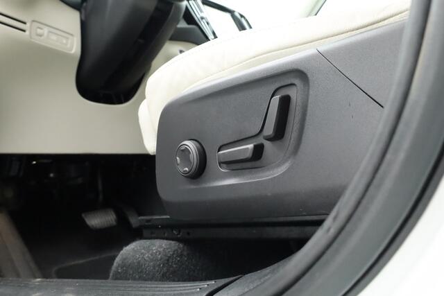 Volvo XC40 1.5 T4 Plug-in hybrid Ultimate Dark | Pano | Dig. Cockpit | Nav+CarPlay | Stuur+Stoelverw. | Harman/Kardon | Leder | Camera*+PDC | Elek. Klep | Led | 20'' v