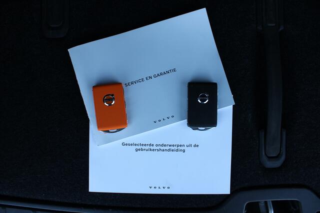 Volvo XC40 Recharge Twin Plus | Achteruitrij camera | Stoel stuur verwarm. | Adapt. Cruise control |