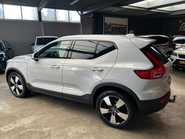 Volvo XC40 1.5 T3 INSCRIPTION / Leder / Trekhaak / Camera / 19inch