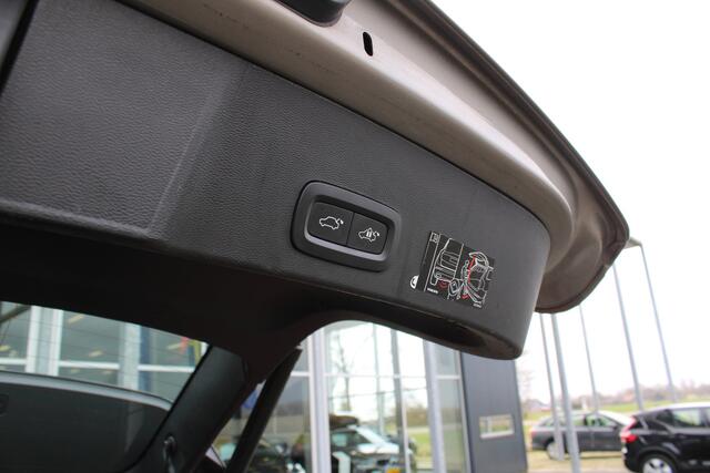 Volvo XC40 T4 Recharge Inscription | 360 camera | H&K Audio | Schuif/kantel dak | Stoel/stuur verwarming | BLIS |