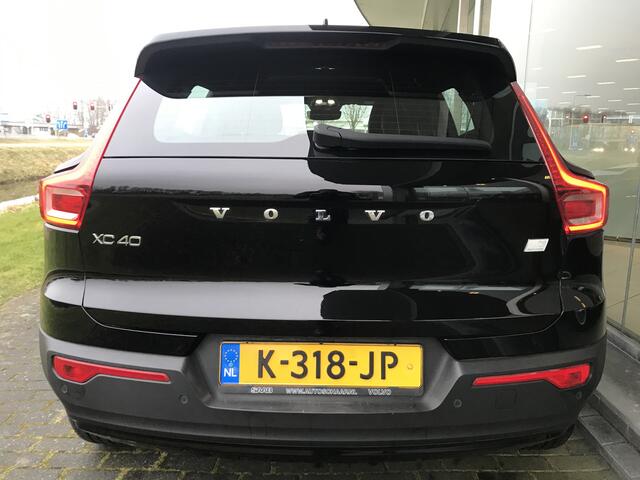 Volvo XC40 Recharge P8 AWD R-Design | Rijklaar incl 12 mnd Bovag | SoH 94% Parkeersensoren Roofrails BLIS Keyless + sensor