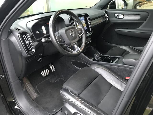 Volvo XC40 Recharge P8 AWD R-Design | Rijklaar incl 12 mnd Bovag | SoH 94% Parkeersensoren Roofrails BLIS Keyless + sensor