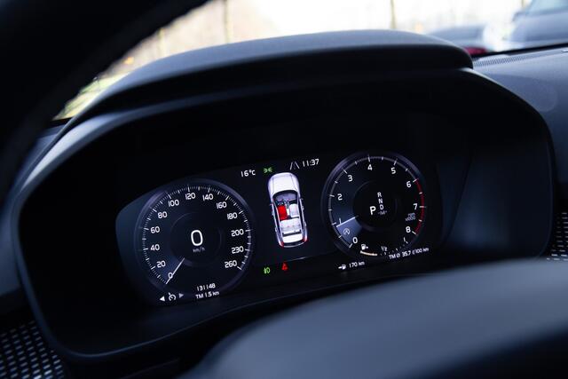 Volvo XC40 2.0 T4 AWD Inscription , Panoramadak, Trekhaak, Harman/Kardon,