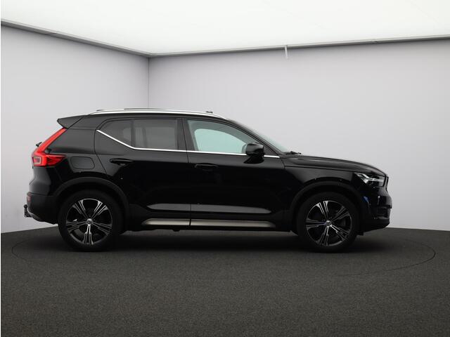 Volvo XC40 T4 Recharge Inscription / Trekhaak / Pan. dak / Styling kit / Privacy glass / Stoel+stuur+voorruitverwarming / Full led