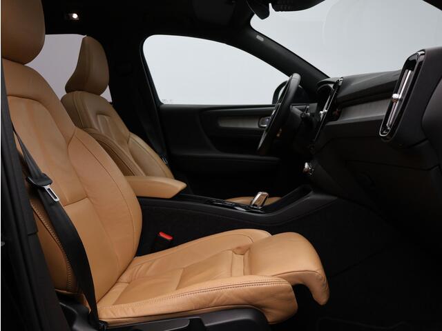 Volvo XC40 T4 Recharge Inscription / Trekhaak / Pan. dak / Styling kit / Privacy glass / Stoel+stuur+voorruitverwarming / Full led