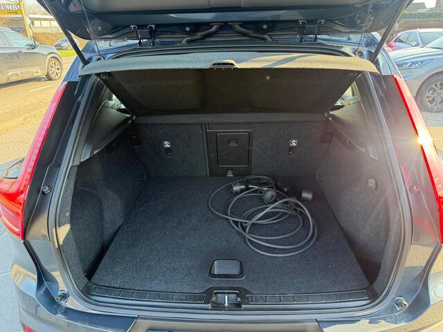 Volvo XC40 1.5 T4 Recharge Inscription Expression | Plug-in Hybrid (PHEV) | Navigatie | Apple Carplay | Android Auto | Achteruitrijcamera | Lederen Bekleding | Stoelverwarming | BLIS | Parkeersensoren