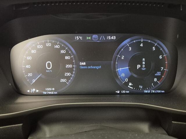 Volvo XC40 T2 Momentum Business | Navigatie | Adaptieve Cruise Control | Trekhaak | DAB | Parkeercamera | Park Assist | Getint Glas | Apple CarPlay & Android Auto | Volvo On Call | 18" LM