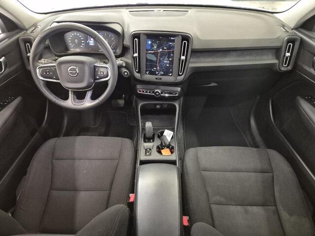 Volvo XC40 1.5 T2 Momentum Core | Automaat | Apple carplay/android auto | Stoelverwarming | Stuurverwarming | Parkeersensoren V+A | Parkeercamera | 18 "lm velgen | Volvo on Call |