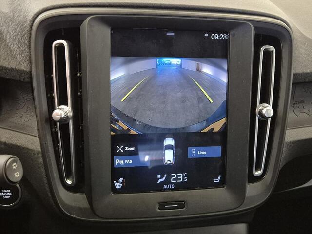 Volvo XC40 1.5 T2 Momentum Core | Automaat | Apple carplay/android auto | Stoelverwarming | Stuurverwarming | Parkeersensoren V+A | Parkeercamera | 18 "lm velgen | Volvo on Call |