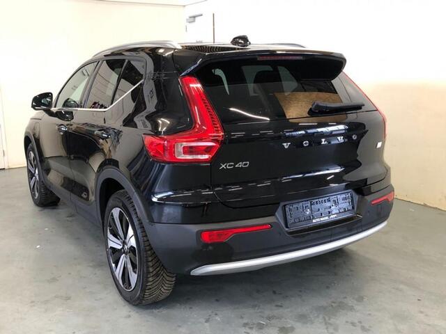 Volvo XC40 1.5 T5 Plug-in hybrid Ultimate Bright | Panoramadak | Adaptieve Cruise Control | Stoel en Stuurverwarming | Donker Glas | Harman Kardon |