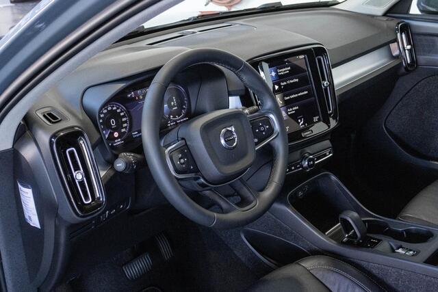 Volvo XC40 T4 Recharge Inscription Expression | Parkeersensoren voor en achter | Parkeercamera | Volvo on Call | Navigatie | 4-Seizoenenbanden | Sensus Connect met High Performance Audio | Climate Control | Cruise Control