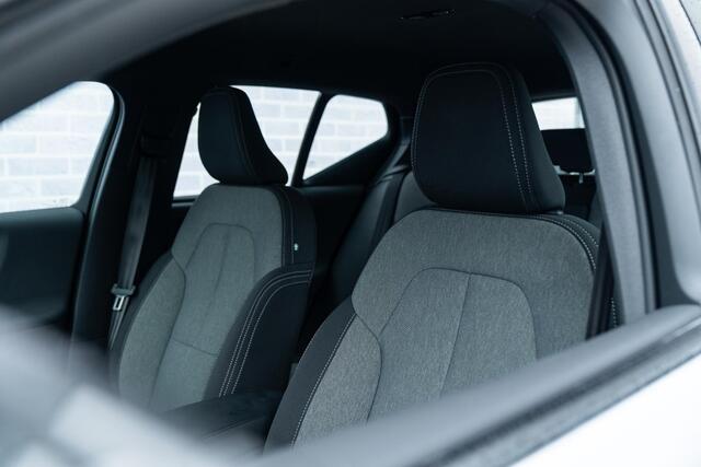 Volvo XC40 2.0 B4 Plus Dark | Trekhaak | Achteruitrijcamera | Harman Kardon Audio | Adaptive Cruise Control | Stoel-/Stuurverwarming | Elektrisch Verstelbare Bestuurdersstoel |