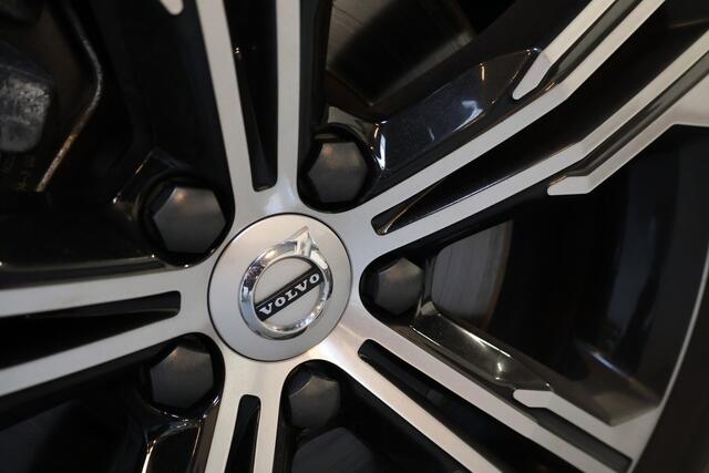 Volvo XC40 1.5 T4 Recharge Inscription Expression Trekhaak/CC/Camera/Keyless/Elek. klep/LED/18"