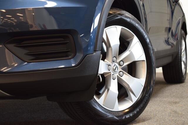 Volvo XC40 T2 130pk AUT8 Momentum BNS Adapt. Cruise/ Apple CarPlay/ Camera/ Stoel en Stuur verw.