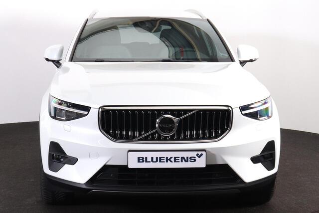 Volvo XC40 T4 Recharge Plus Bright - IntelliSafe Assist & Surround - 360º Camera - Harman/Kardon audio - Verwarmde voorstoelen & stuur - Parkeersensoren voor & achter - Elektr. bedienb. voorstoelen met geheugen links - Draadloze tel. lader - Extra getint glas - 18'