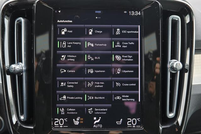 Volvo XC40 T4 Recharge Plus Bright - IntelliSafe Assist & Surround - 360º Camera - Harman/Kardon audio - Verwarmde voorstoelen & stuur - Parkeersensoren voor & achter - Elektr. bedienb. voorstoelen met geheugen links - Draadloze tel. lader - Extra getint glas - 18'