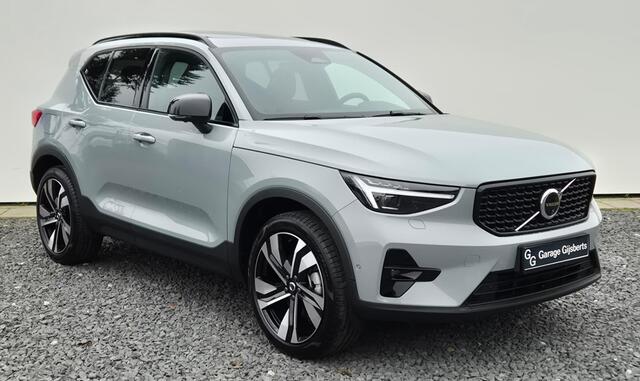 Volvo XC40 2.0 B3 Ultra Dark Panorama Dak - MY 2026 - 20" Wielen - Lighting pack - Lounge-pakket - Harman Kardon Audio - 360 Camera - Climate - Privacy Glass - R980 Interieur - voorruit verwarming - Power seats met memory