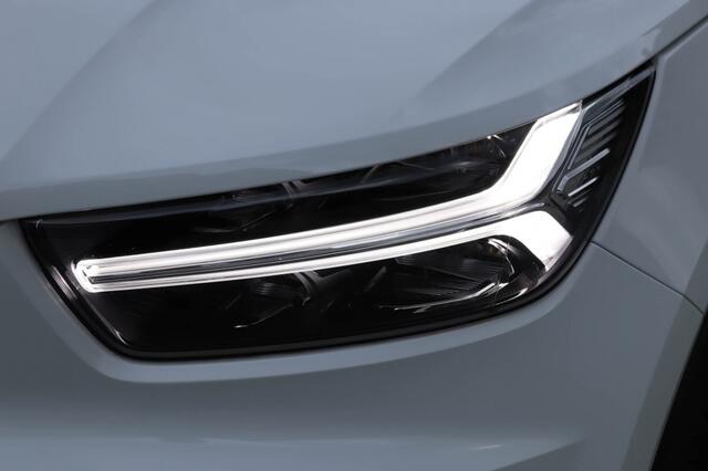 Volvo XC40 T3 Momentum Pro 163PK Automaat | Pano | Carplay | Camera
