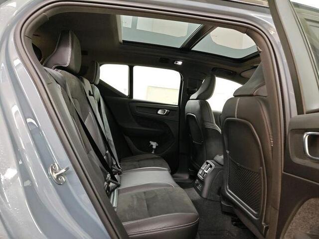 Volvo XC40 1.5 T5 Recharge R-Design | Harman/Kardon | Trekhaak | Standkachel | 360° Camera | Adaptieve cruise | BLIS | Volvo on call | Stoelverwarming V+A | Stuurverwarming | Parkeersensoren V+A |