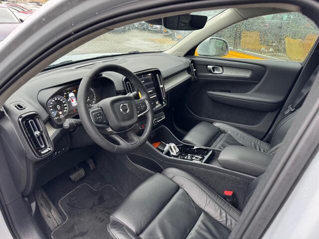 Volvo XC40 1.5 T4 Recharge Inscription - Pan dak - Leder - camera - navi