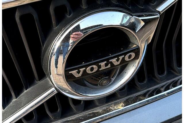 Volvo XC40 2.0 T5 AWD 184kW/250pk Aut8 Intro Edition PANORAMADAK + HARMAN/KARDON + ADAPT.CRUISE + 360 CAMERA + PILOT ASSIST + LEER + EL.STOELEN + STOEL-&STUURVERWARMING + EL.TREKHAAK + BLIS + PD-GLASS + LANE ASSIST + PARKSENSOREN + 19" LM-VELGEN!!