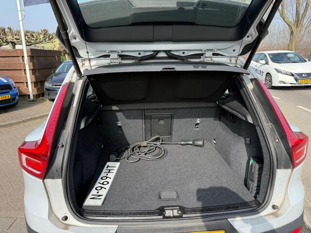 Volvo XC40 T4 Recharge Inscription Expression | Navigatie | Cruise Control | Trekhaak | High Performance Audio | Camera | Park Assist | Climate Control | Volvo On Call | 18" LM